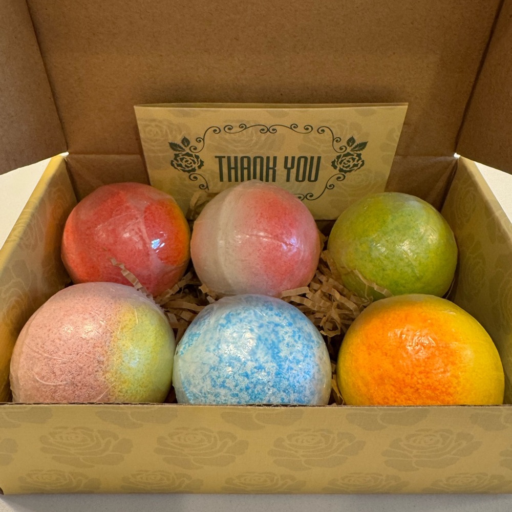 Colorful Bath Bomb Set - Picture 4 of 4